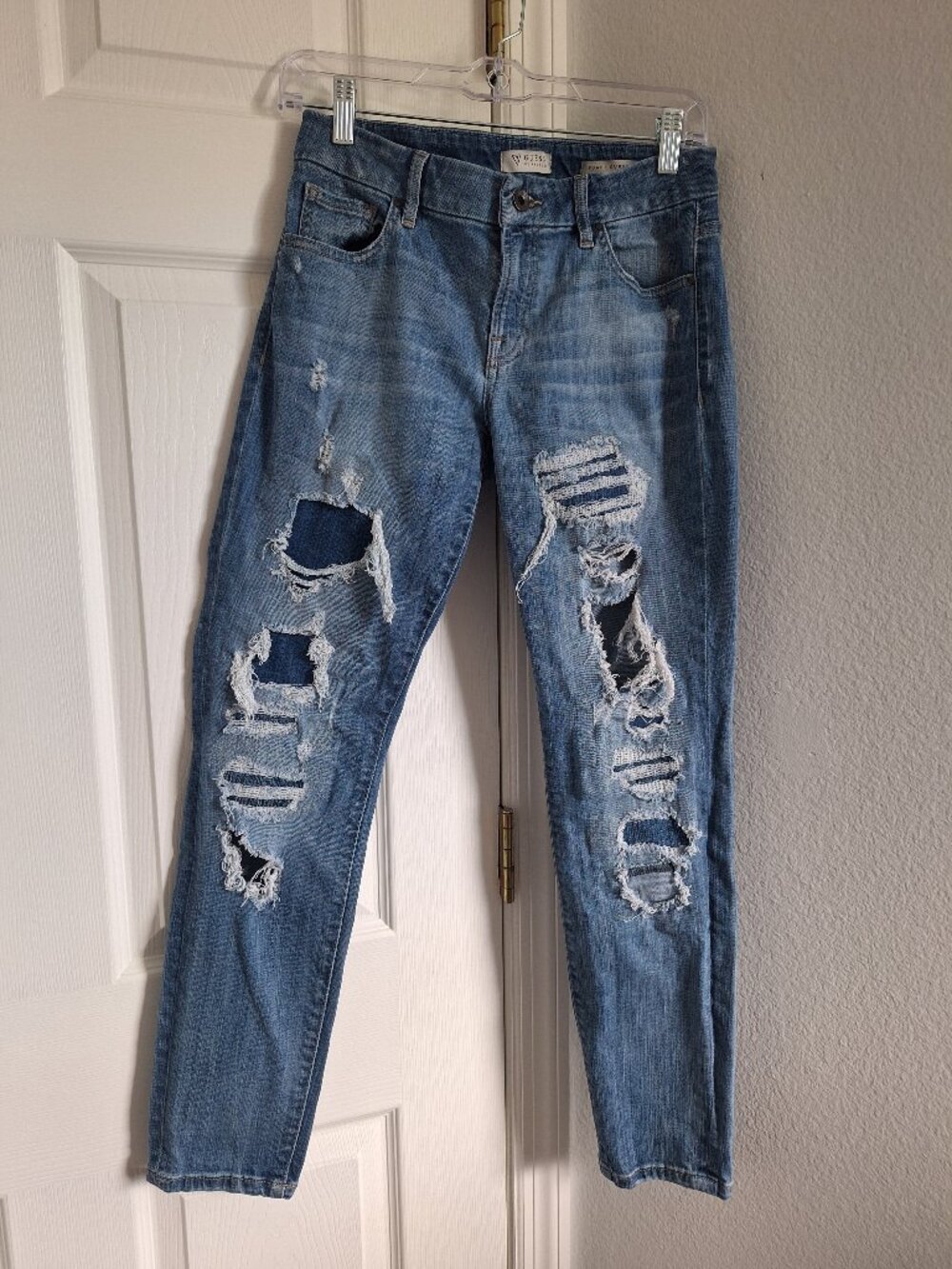 GUESS Power Curvy Mid Rise Skinny Jeans Heavily Distressed Destroyed Denim